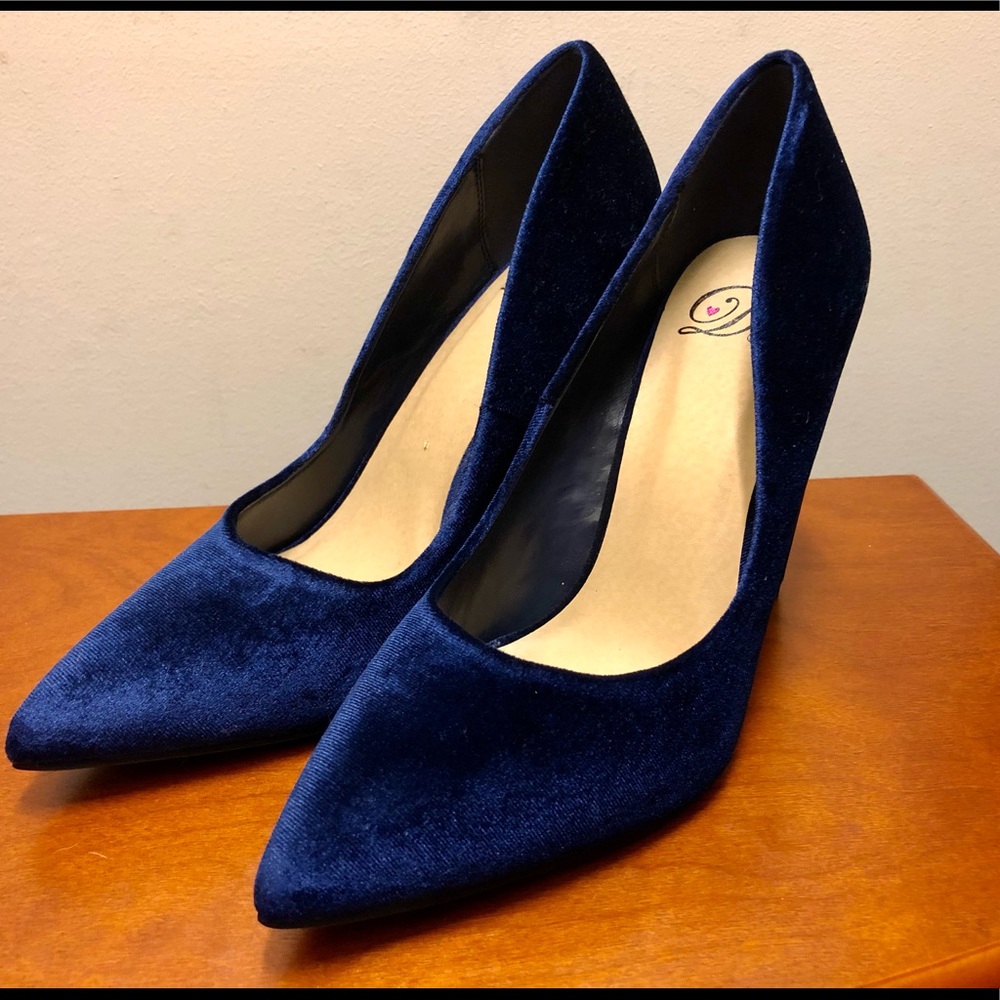 NEW Navy Platform Heels